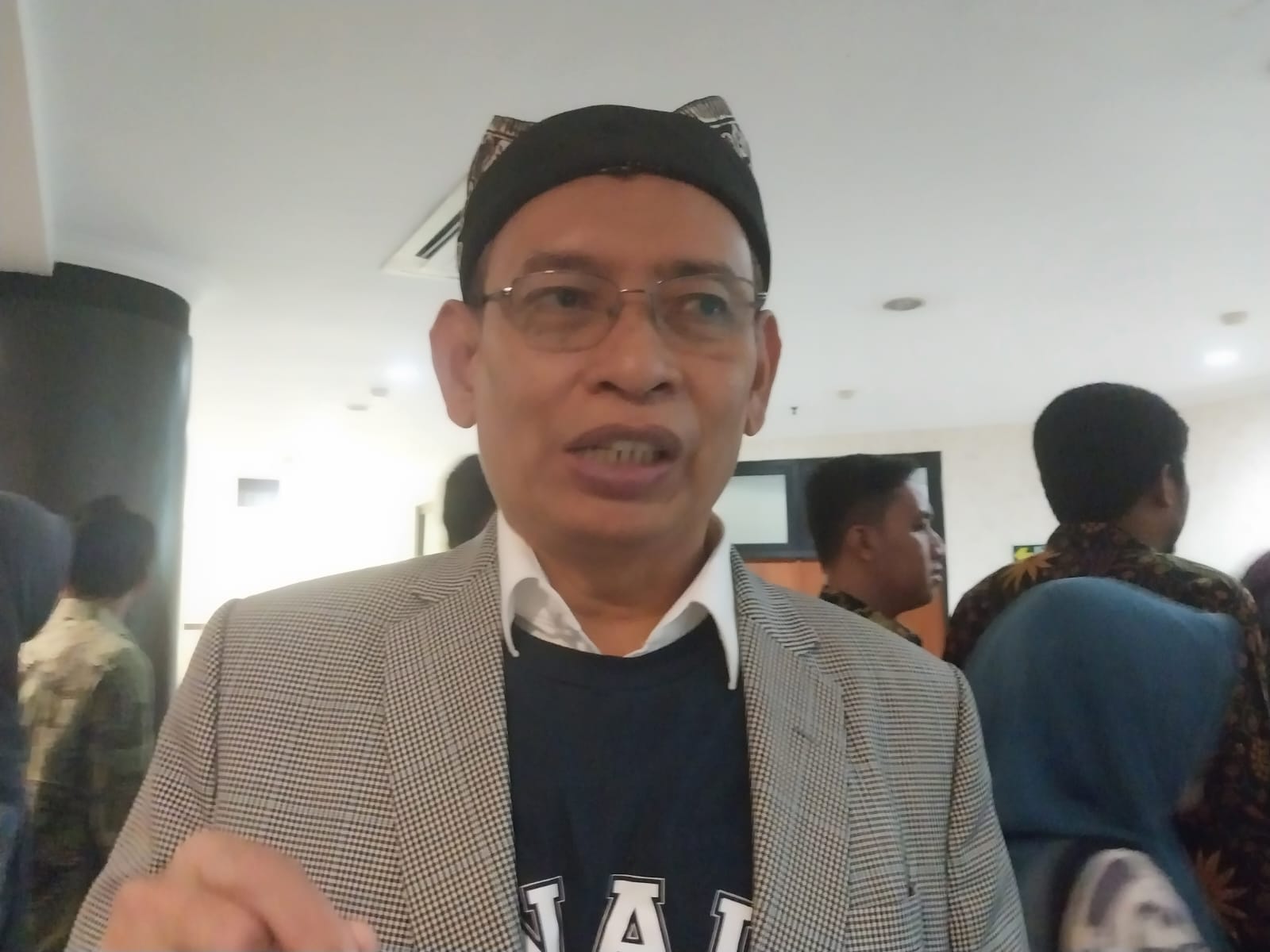  Rektor Unair Tegaskan Netralitas di Pilkada 2024: Ini Pesan untuk Ketua IKA Unair Khofifah Indar Parawansa!