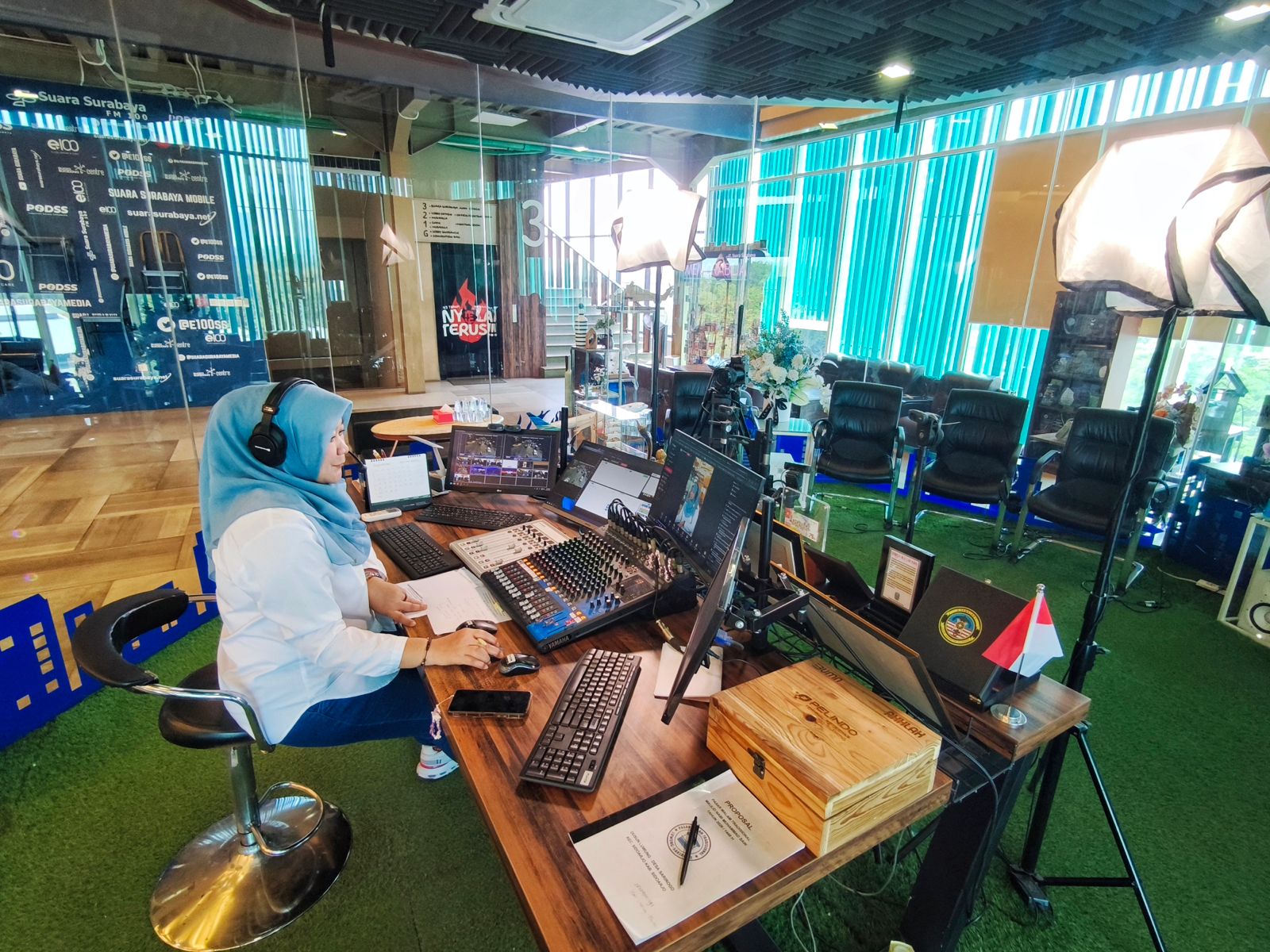 Geliat Radio di Tengah Konvergensi (1): Lebih Hidup karena Media Sosial