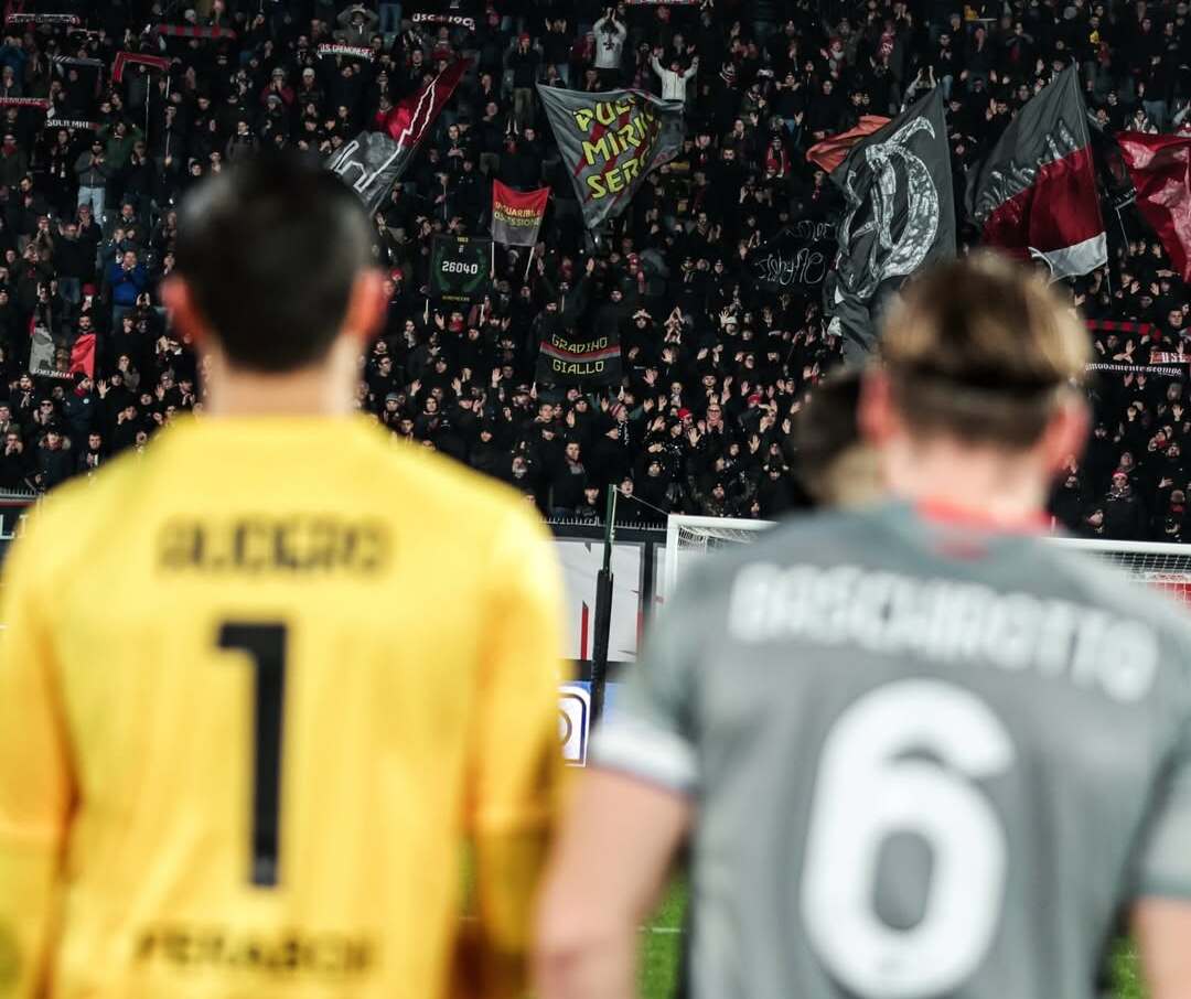 Emil Audero Dilempari Flare oleh Suporter Inter, 3 Jari Pelaku Putus