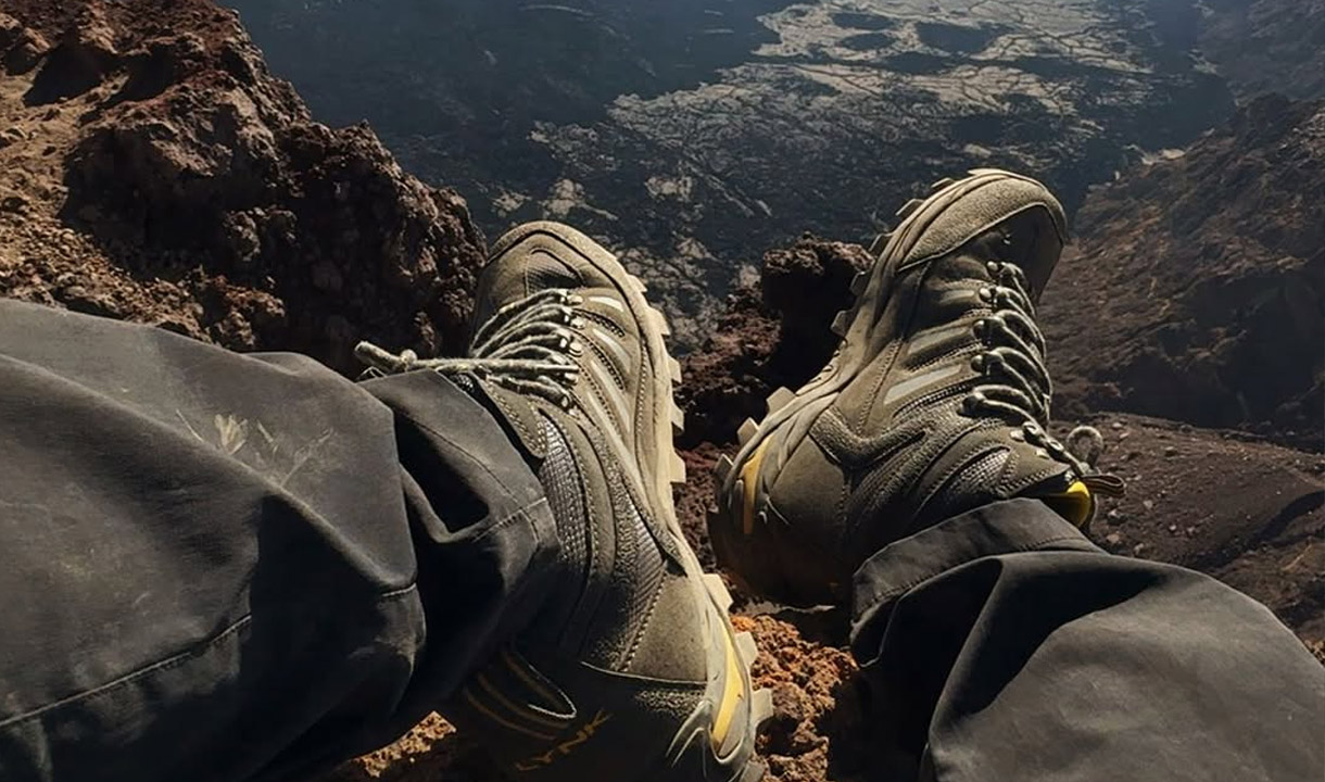 Cerdas Pilih Sepatu Gunung dan Cara Rawat Agar Awet serta Tahan Lama