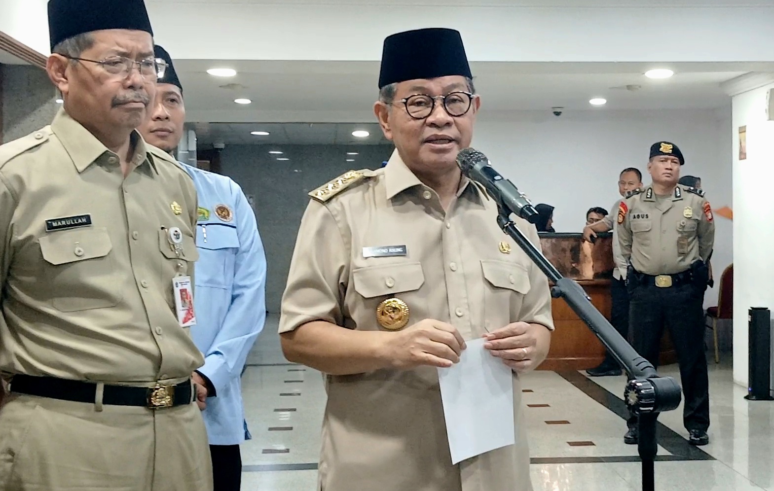 Wacana Kenaikan Tarif Transjakarta Masih Dikaji, Pramono: Belum Diajukan secara Resmi