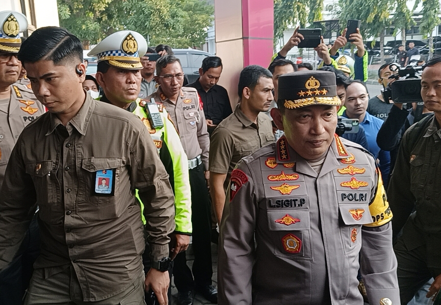 Kapolri dan Panglima TNI Temui Keluarga Korban Kecelakaan Cikampek