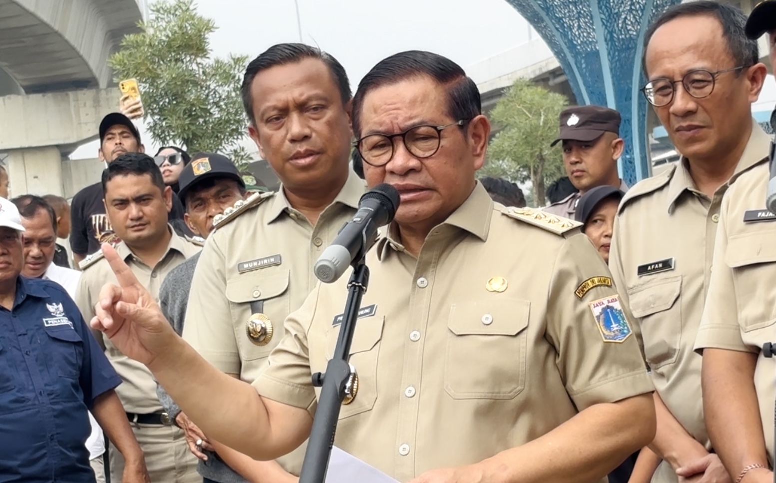 Pramono Janji Bongkar Tiang Monorel Mangkrak Tanpa Tutup Jalan