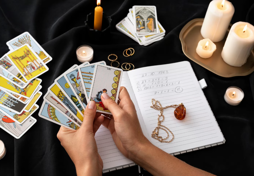 Mengenal Tarot, Antara Simbol, Makna, dan Refleksi Diri
