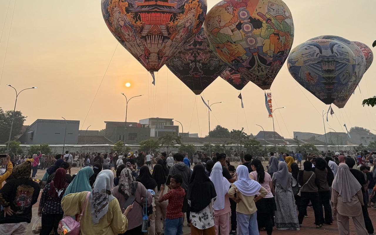 Festival Balon Udara Wonosobo Bikin Pagi Tangerang Berwarna, Ribuan Pengunjung Memadati Mal Ciputra
