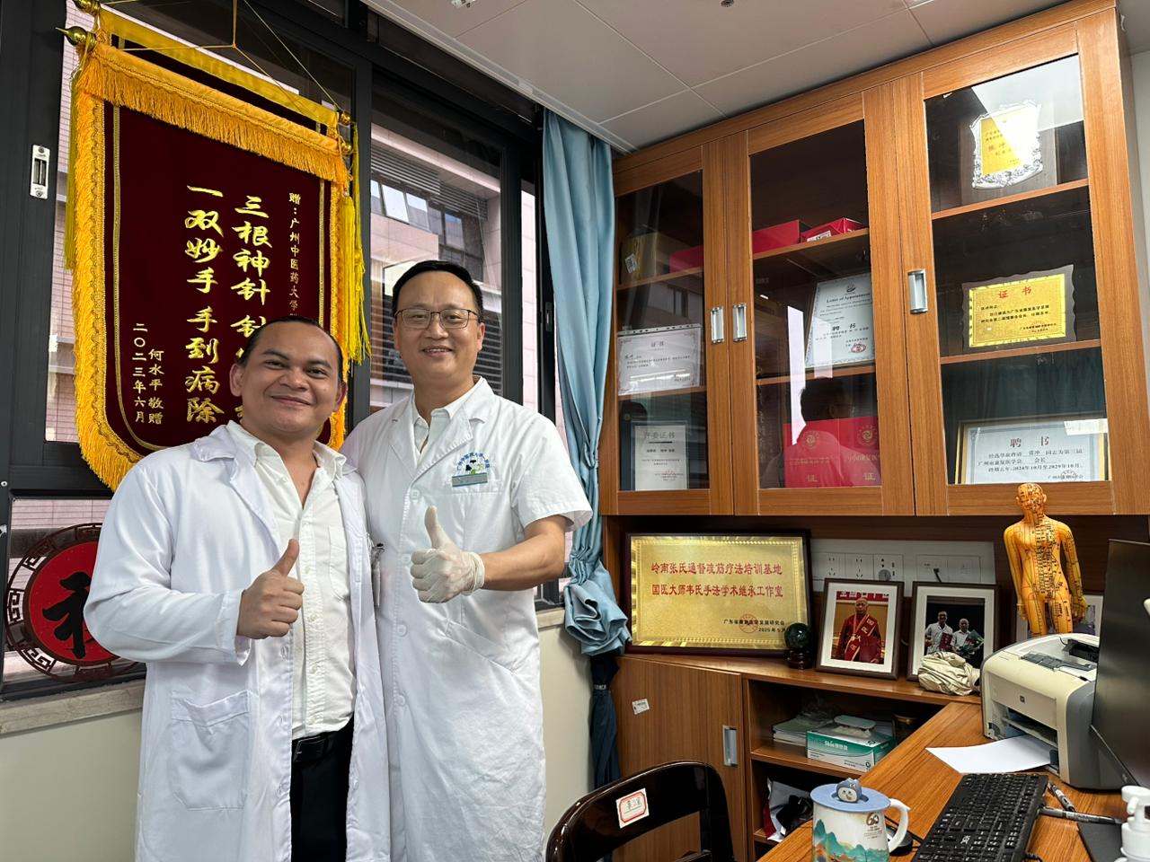 Dari Spiritual ke Ilmiah, Mbah Mijan Tempuh Studi Akupunktur ke Tiongkok