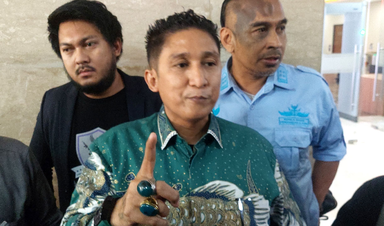 Firdaus Oiwobo Bantah Tuduhan Hotman Paris Minta Bayaran Rp6 Juta ke Rudi Salim: Gua Minta Rp25 Juta! 