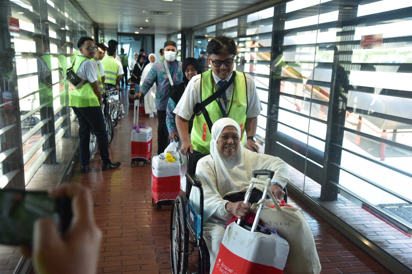 Kloter Pertama Jemaah Haji Mendarat di Bandara Soekarno Hatta