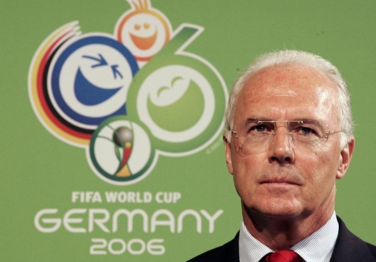 Anak dan Skandal, 2 Faktor Penyebab Franz Beckenbauer Menarik Diri dari Publik