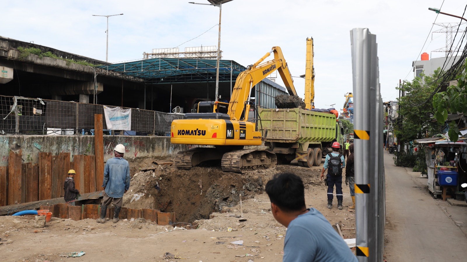 Warga Penjaringan Protes CMNP Tutup Akses Jalan, Mediasi Masih Buntu