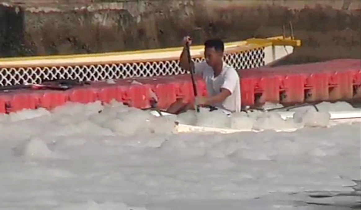 Limbah Detergen Diduga Jadi Penyebab Busa 'Salju' di BKT, DLH DKI Siapkan Langkah Hukum