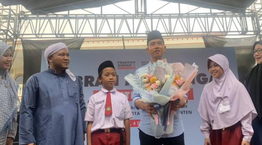 Gibran Dipanggil Kiyowo Saat di Ponpes Asshiddiqiyah 2