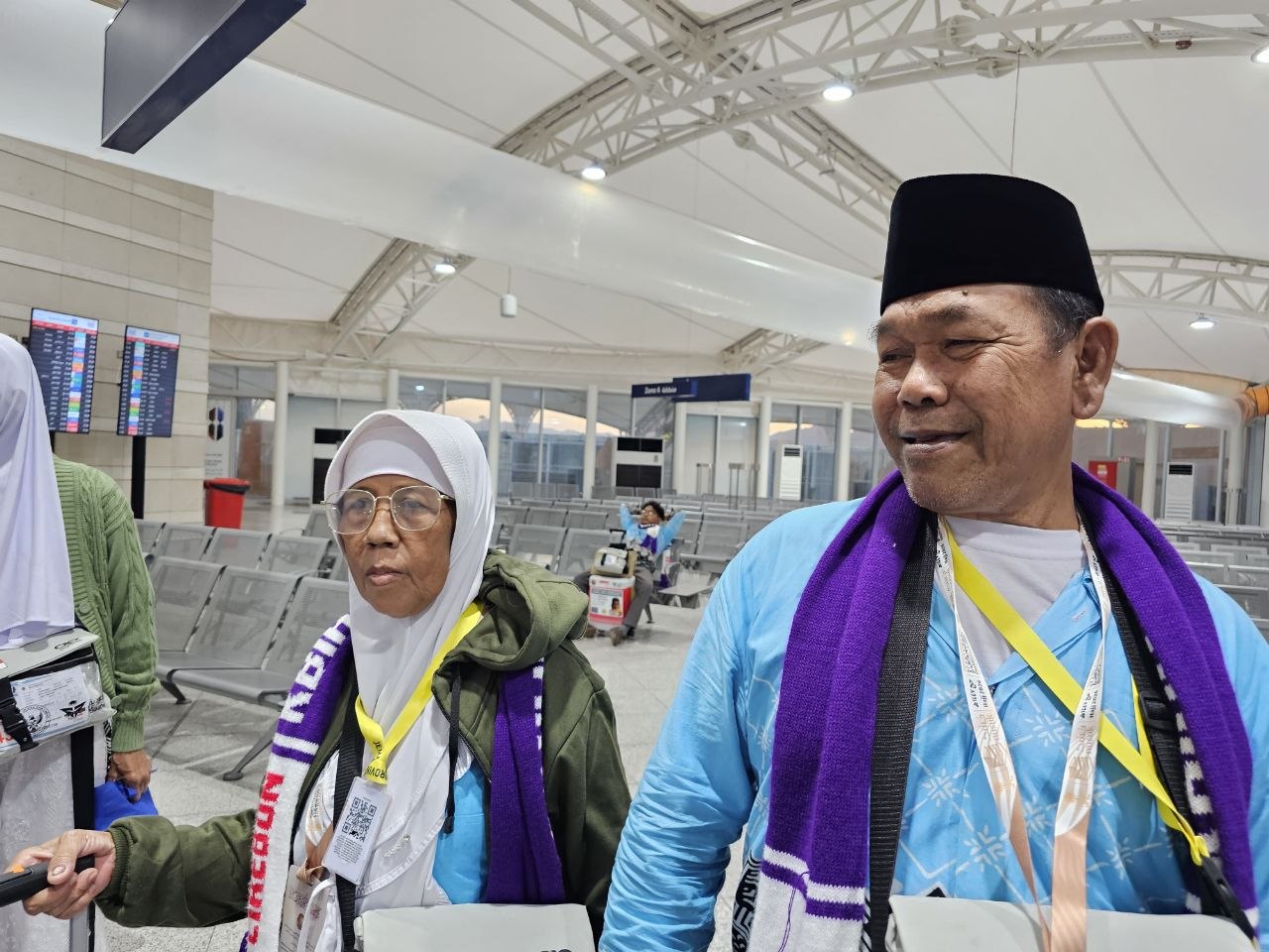 Pasutri Pedagang Sayur asal Cirebon Naik Haji Setelah Nabung Bertahun-tahun