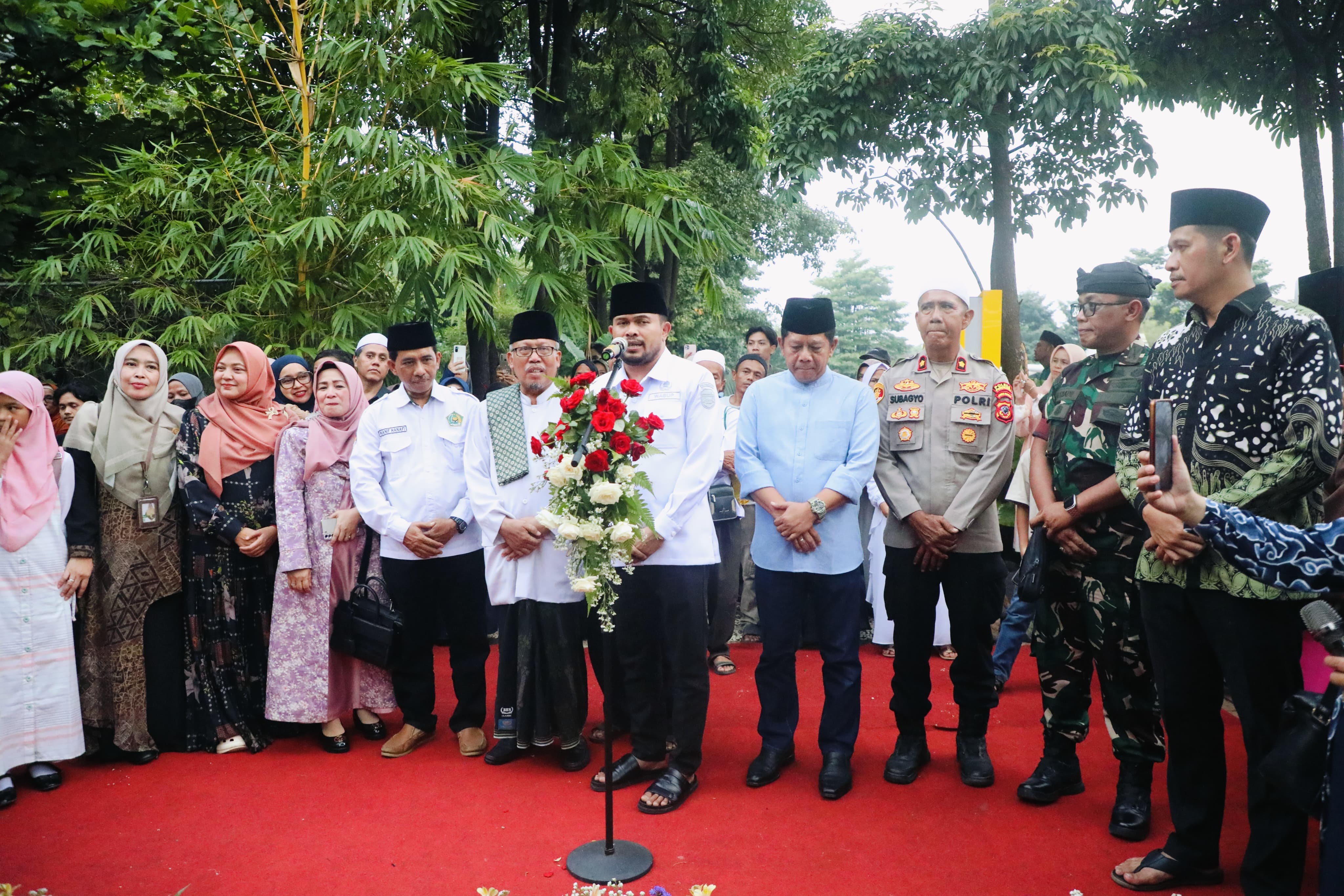 Wabup Purwakarta Lepas Keberangkatan Jemaah Haji Kloter 23 Menuju Tanah Suci