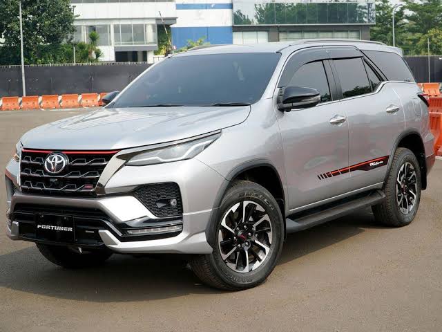 Segini Harga Toyota Fortuner Facelift yang Baru Meluncur, Model Lama Gimana?