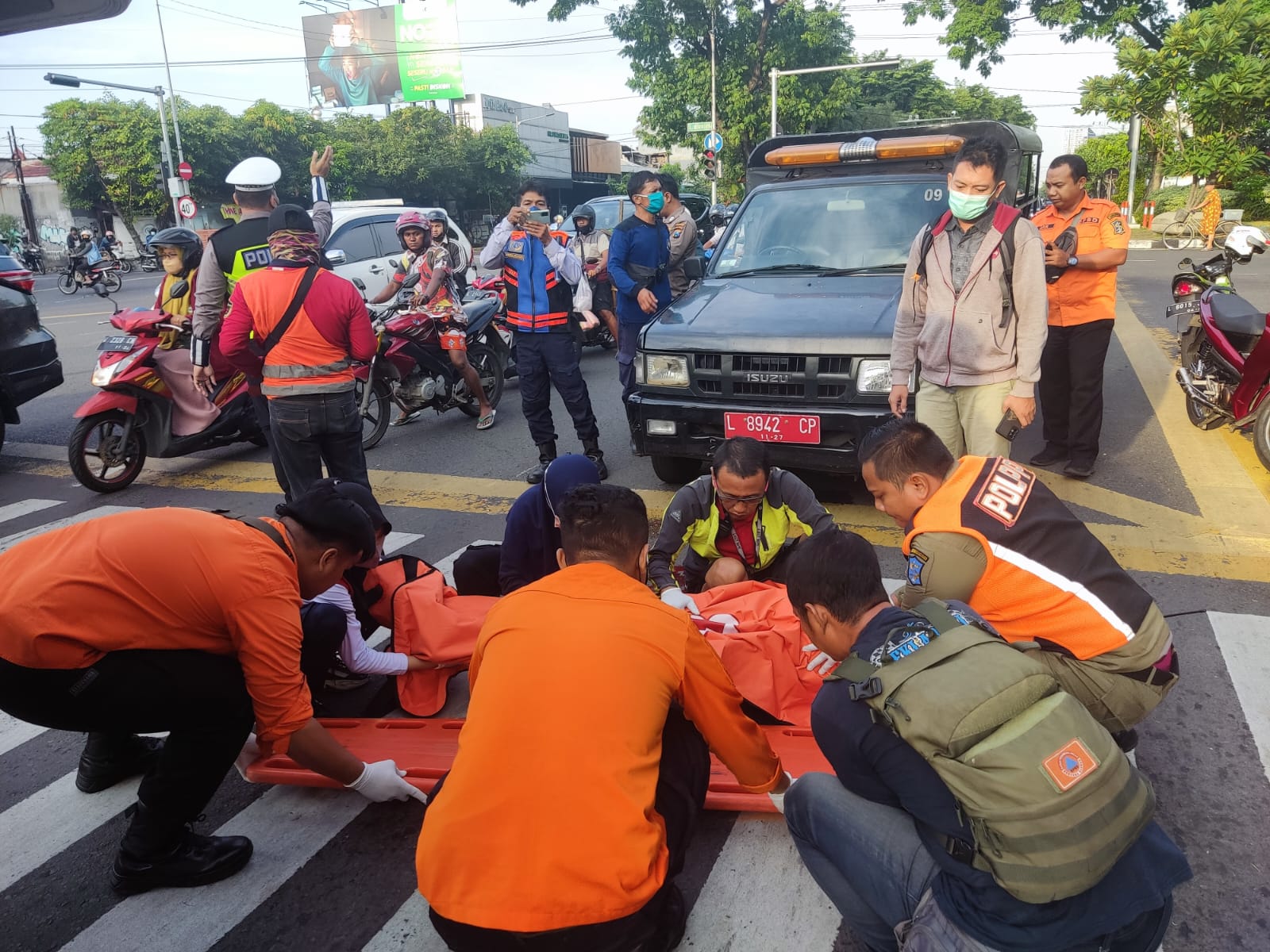 Nenek 80 Tahun Tewas Tertabrak Motor di Perempatan Samsat Manyar