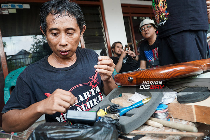 Farid Ayik Musisi dan Teknisi Gitar Kelas Dunia (1): Kayu Tentukan Kualitas