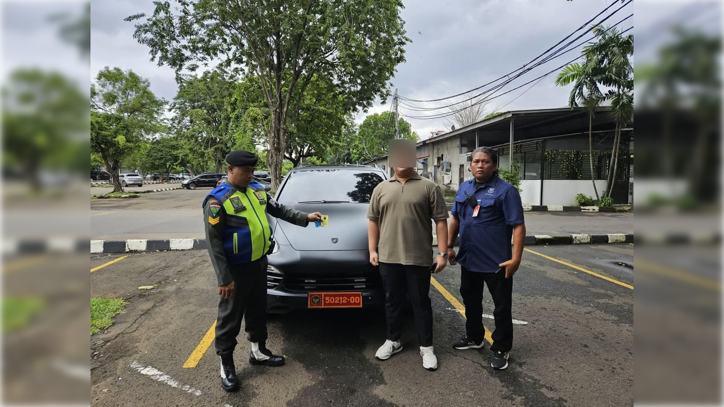 Kemhan Tindak Porsche Cayenne yang Pakai Pelat Dinas Palsu di Halim!