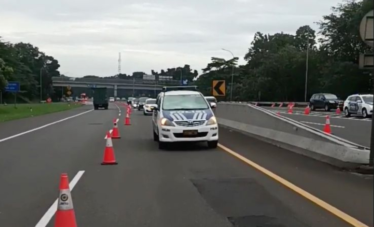 Contraflow Diterapkan di Tol Jagorawi Arah Puncak, Antisipasi Volume Kendaraan 