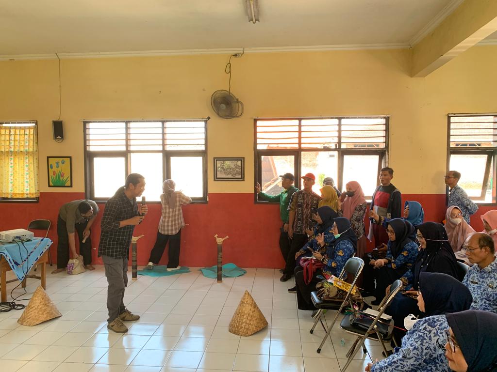 Sosialisasi Elingpiade, Guru SD dan SMP Kota Pasuruan Bersemangat Jajal Permainan Tradisional