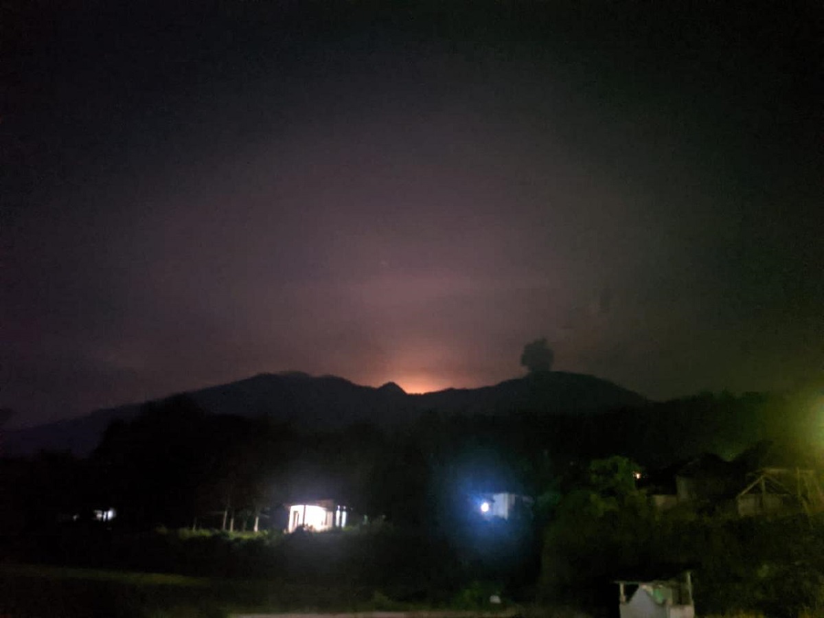 Gunung Marapi Meletus Lagi, Bandara Internasional Minangkabau Ditutup Sementara
