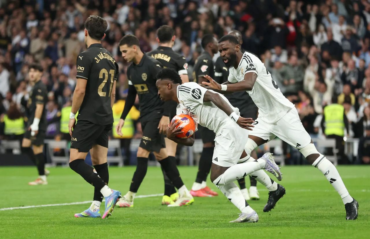 Masa Depan Vinicius, Carvajal, dan Rudiger di Real Madrid Masih Abu-Abu