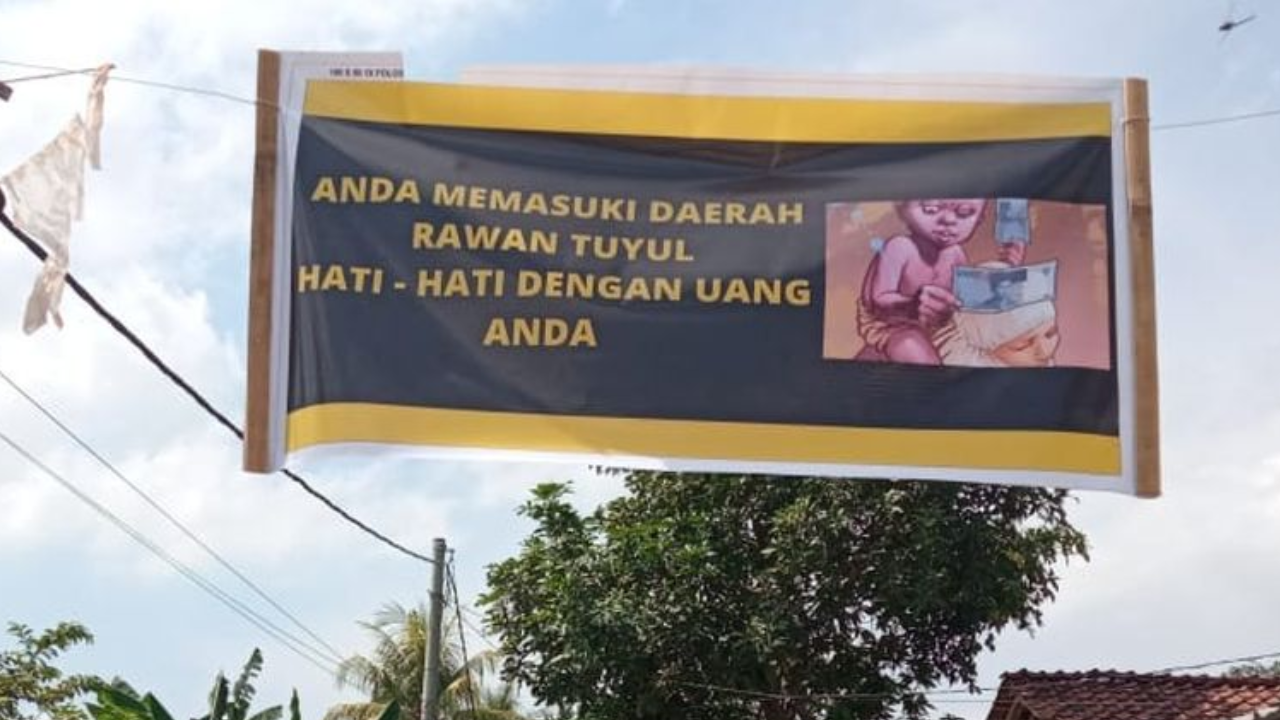 Viral Warga di Jember Pasang Spanduk Rawan Tuyul Gegara Banyak Uang Hilang 