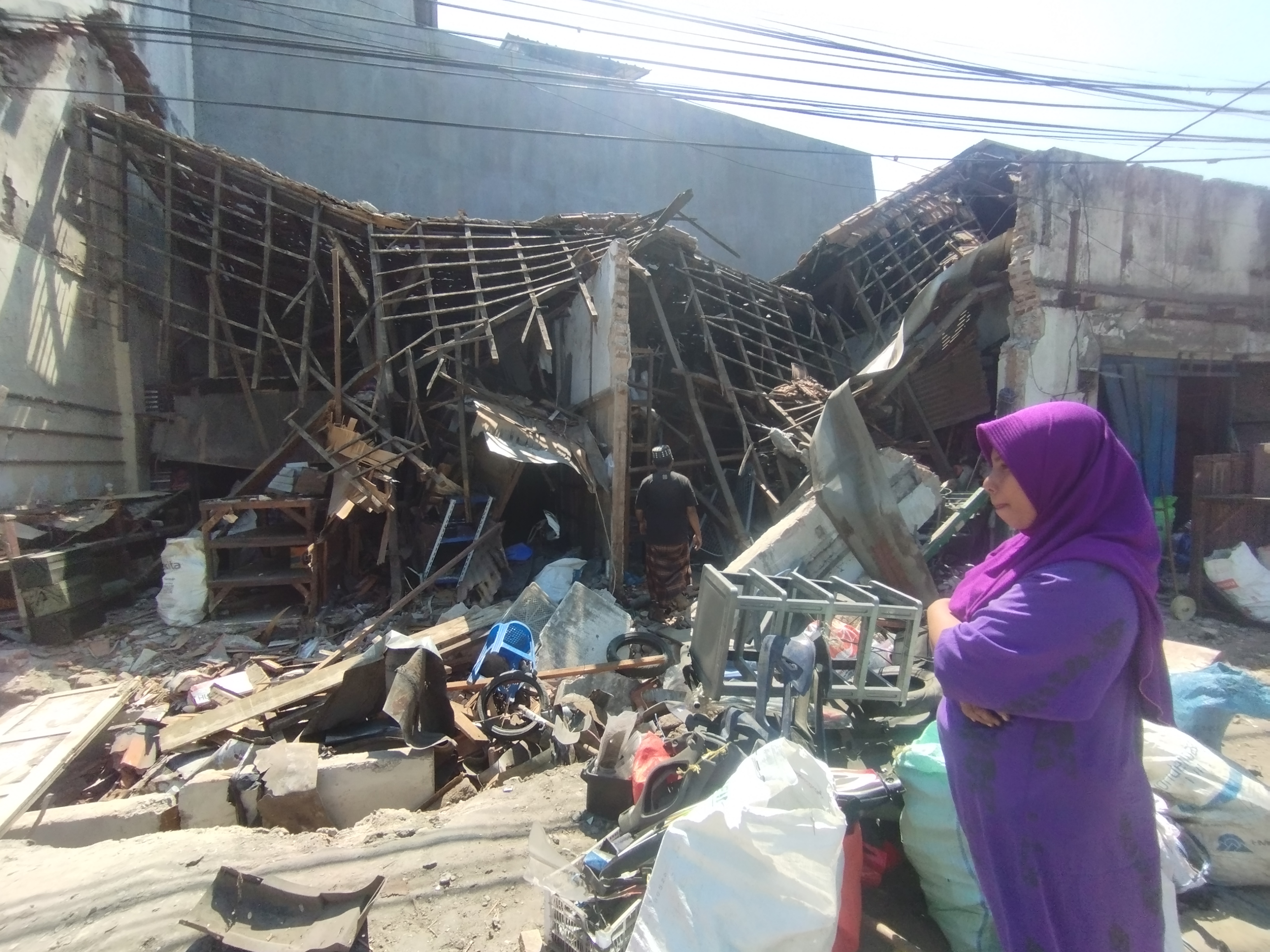 Aktivitas Proyek Box Culvert Kapasari Bikin 3 Rumah Ambruk, Untung Penghuninya Selamat