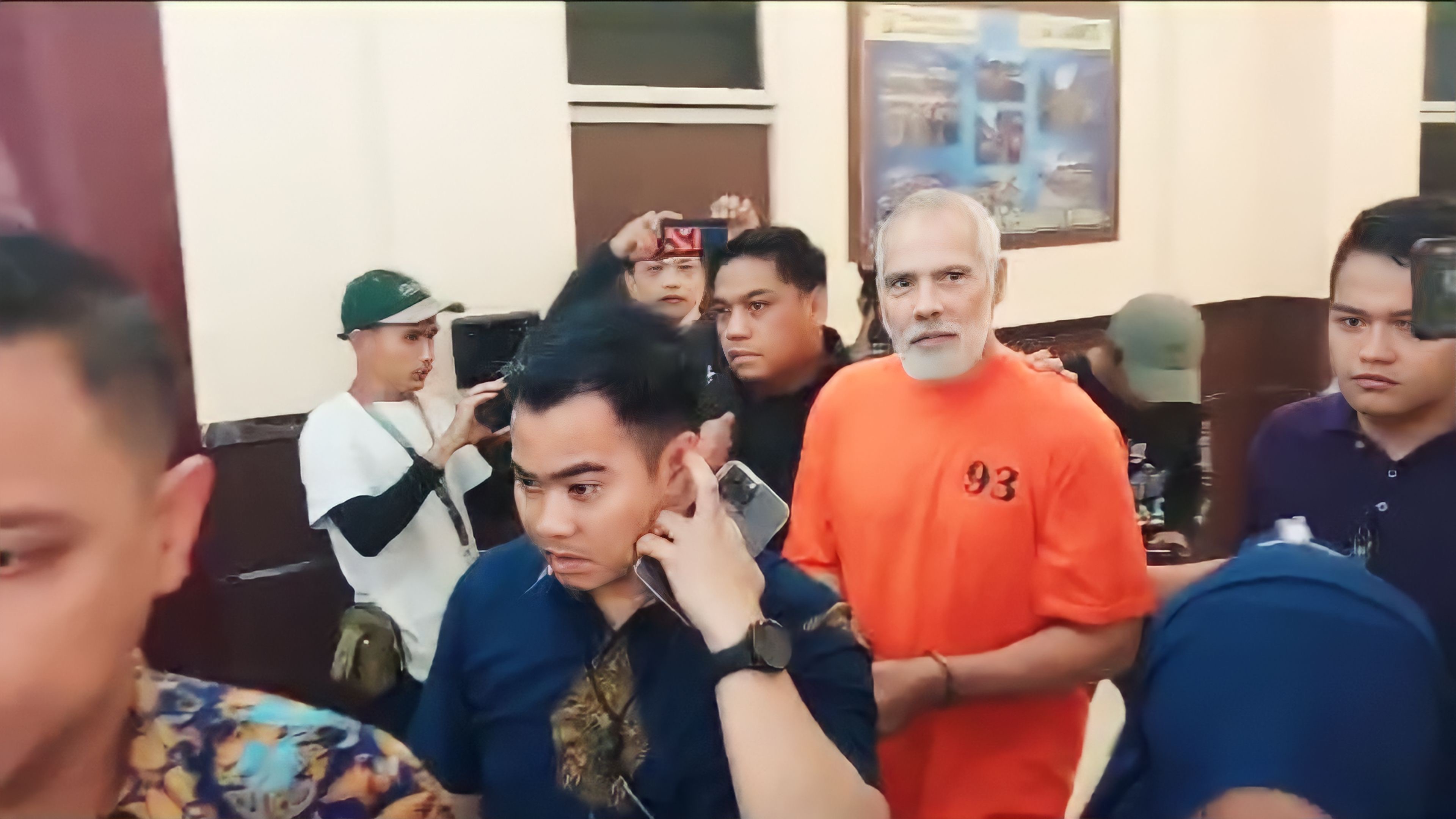 Penampakan Pierre Gruno Pakai Baju Tahanan Orange Setelah Resmi Jadi Tersangka Penganiayaan