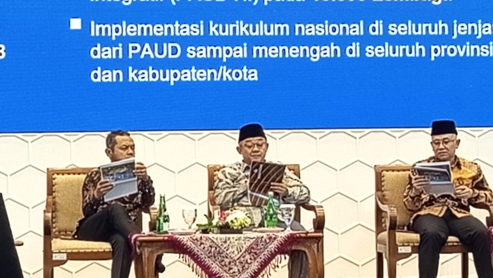 Anggaran Pendidikan Dasar dan Menengah 2025 Tembus Rp33,5 Triliun untuk 25 Program Prioritas