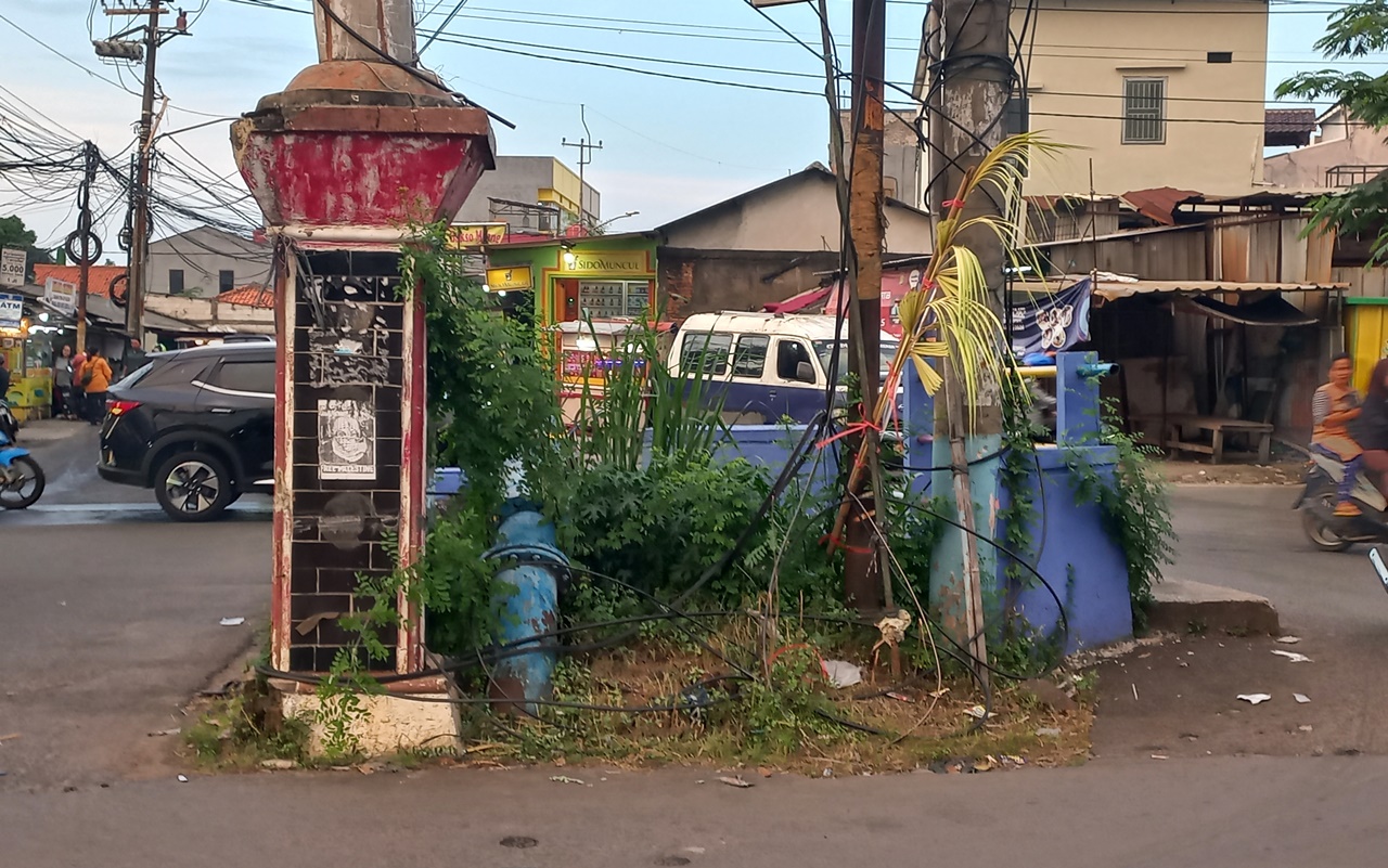 Kabel Semrawut di Cipondoh Makan Korban, 2 Orang Terluka