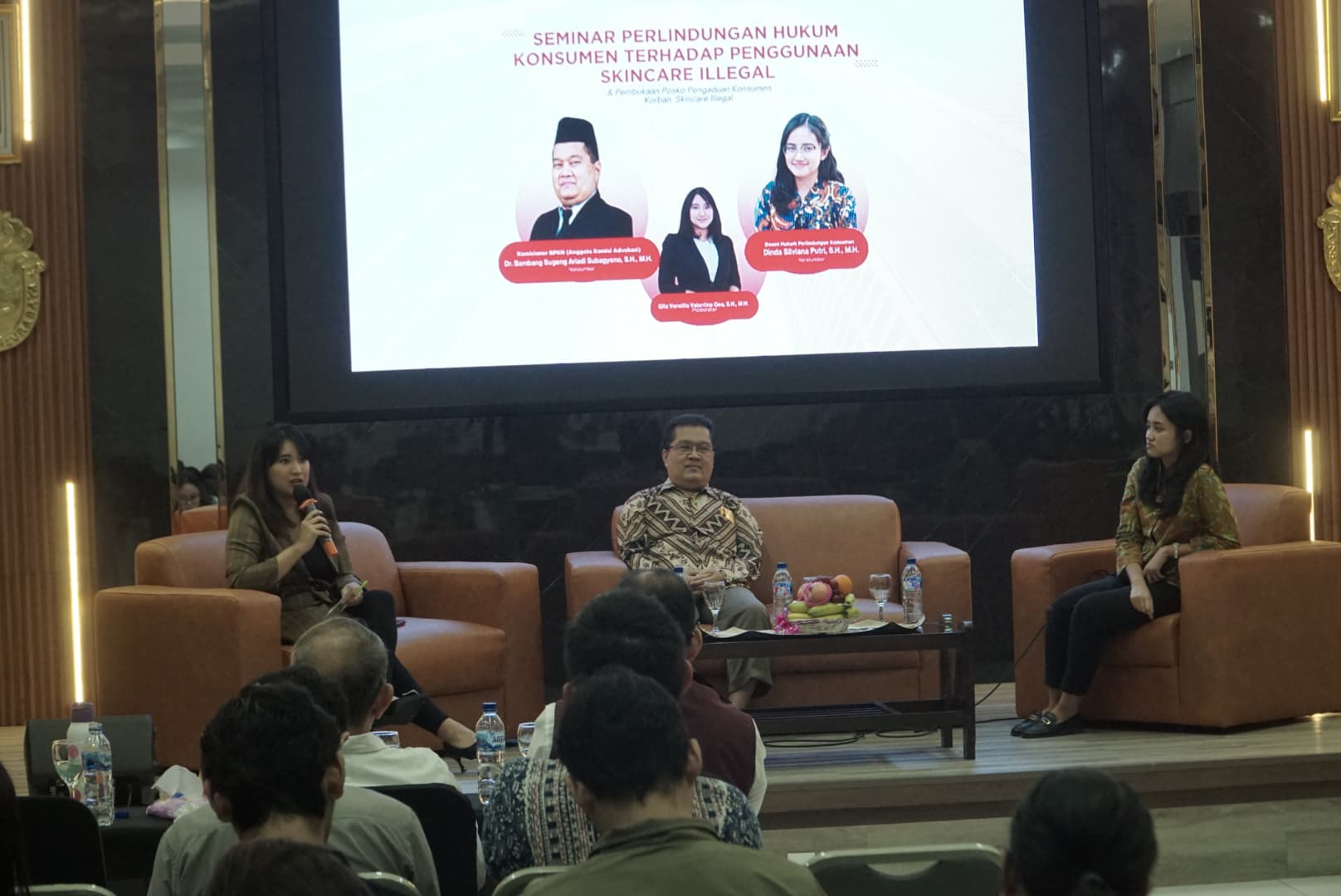 Kolaborasi Komsa FH IKA Ubaya, FH Ubaya dan BPKN Berikan Edukasi Skincare Ilegal
