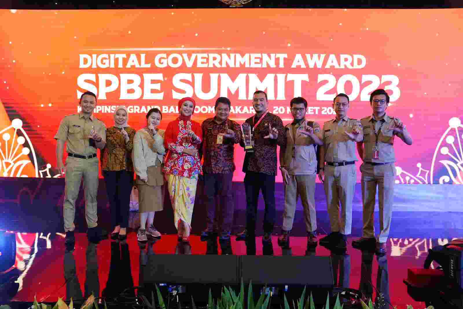 Pemprov DKI Jakarta Raih Anugerah Pemerintahan Digital pada SPBE Summit 2023