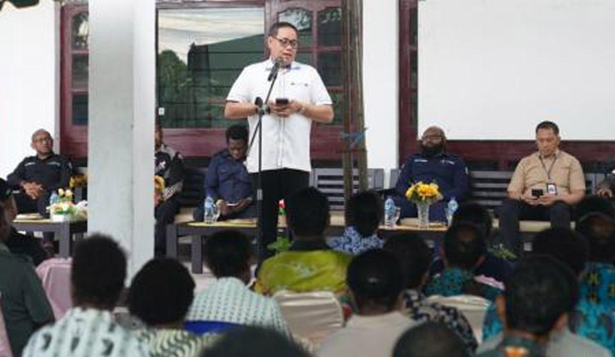  Dihadapan Panwascam Distrik Papua Tengah, Herwyn: Kerja Cerdas, Ikhlas dan Berkeyakinan