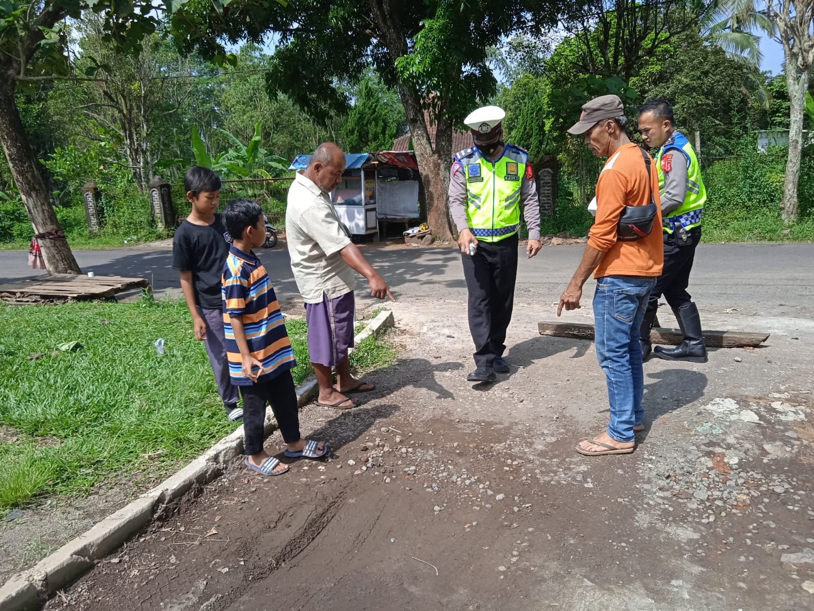 Pemotor Tubruk Truk Pasir