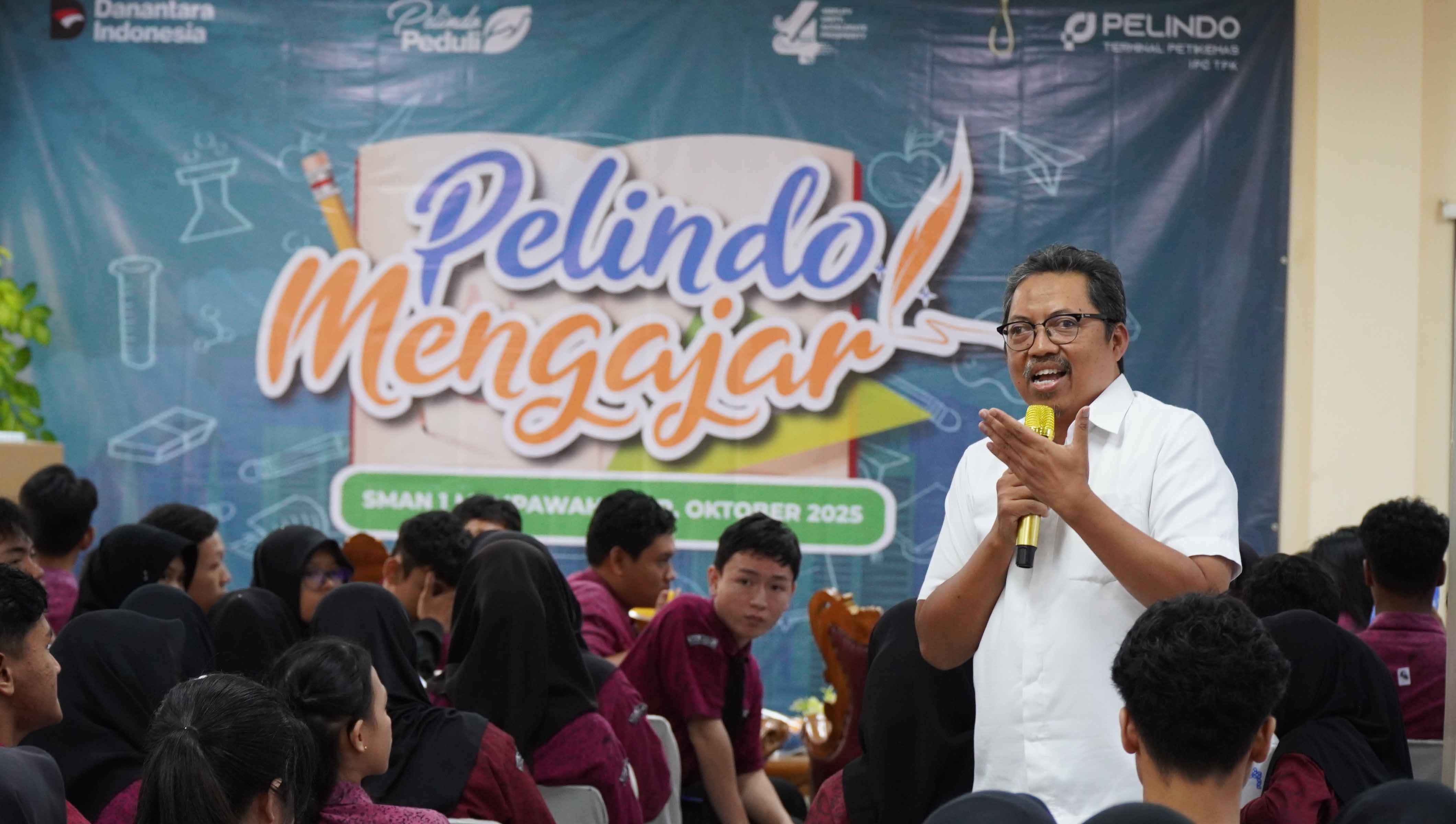 IPC TPK Bangun Literasi Logistik di SMAN 1 Mempawah Hilir Melalui Pelindo Mengajar