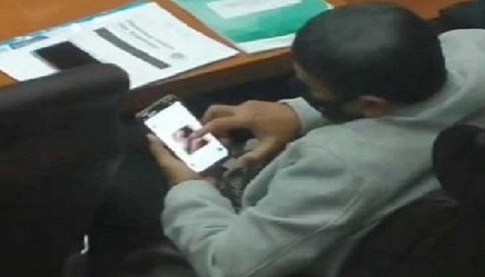 Viral! Anggota DPR RI Diduga Asyik Nonton Video Porno saat Rapat, Video 15 Detiknya Tersebar Luas