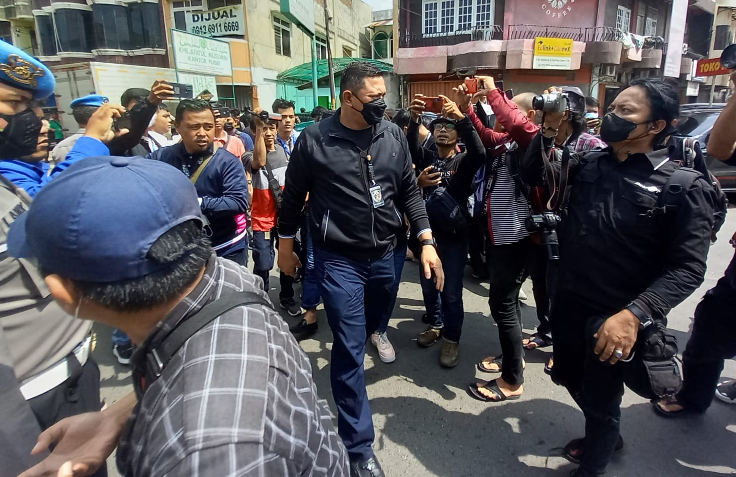 Polisi Sita Dokumen dan Uang Rp 2 Miliar Lebih dari Kantor Khilafatul Muslimin di Lampung