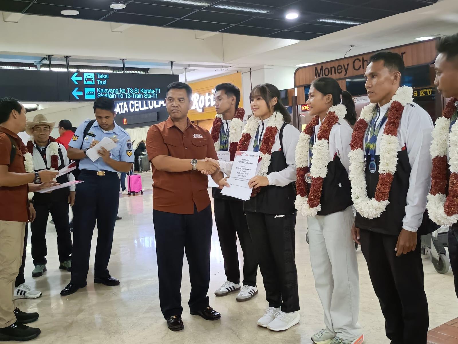 Raih Prestasi di Thailand, Atlet Modern Pentathlon Indonesia Dijemput Ketum PP MPI  