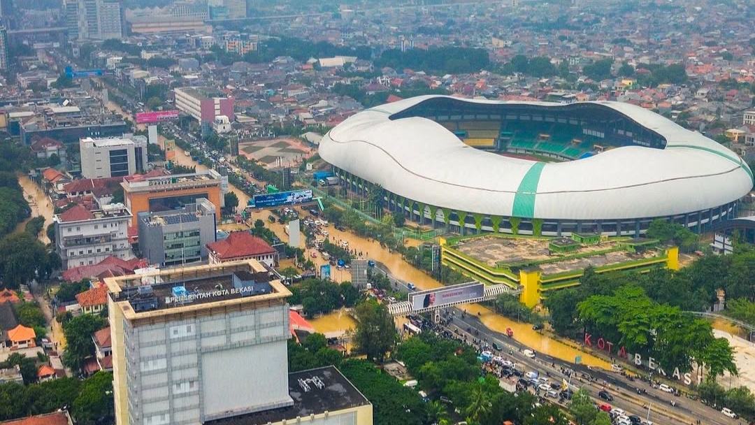 Pengumuman! Laga Persija Vs PSIS Batal, Stadion Patriot Bekasi Kebanjiran