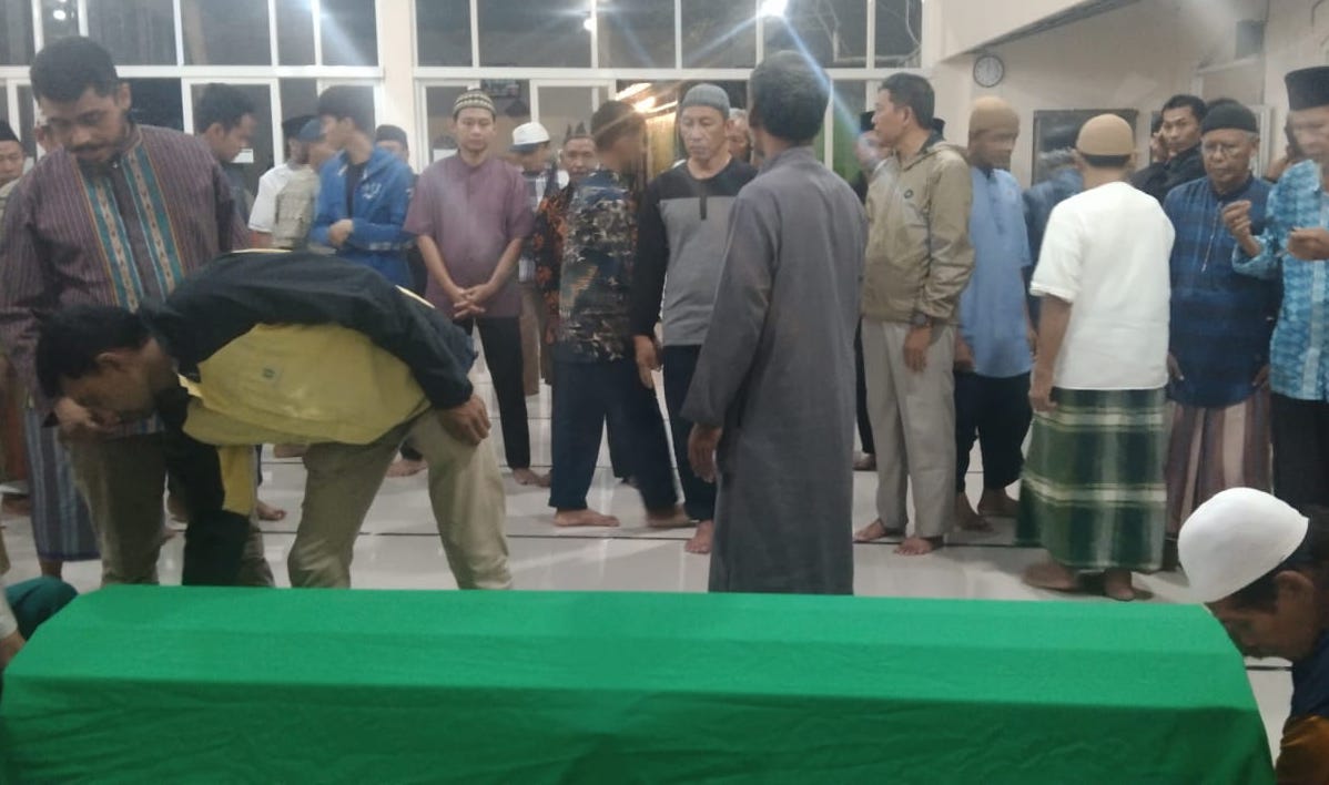 Ditinggal Wafat Majelis Pertimbangan KH Nur Hasan bin KH Wahmad Yazid, Dewan Da'wah Islamiyah Indonesia Jatim Berduka