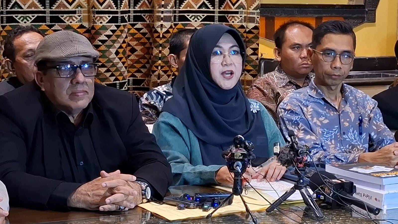 Dokter Tifa Siap Tarung Hadapi Sidang Kasus Tudingan Ijazah Palsu Jokowi