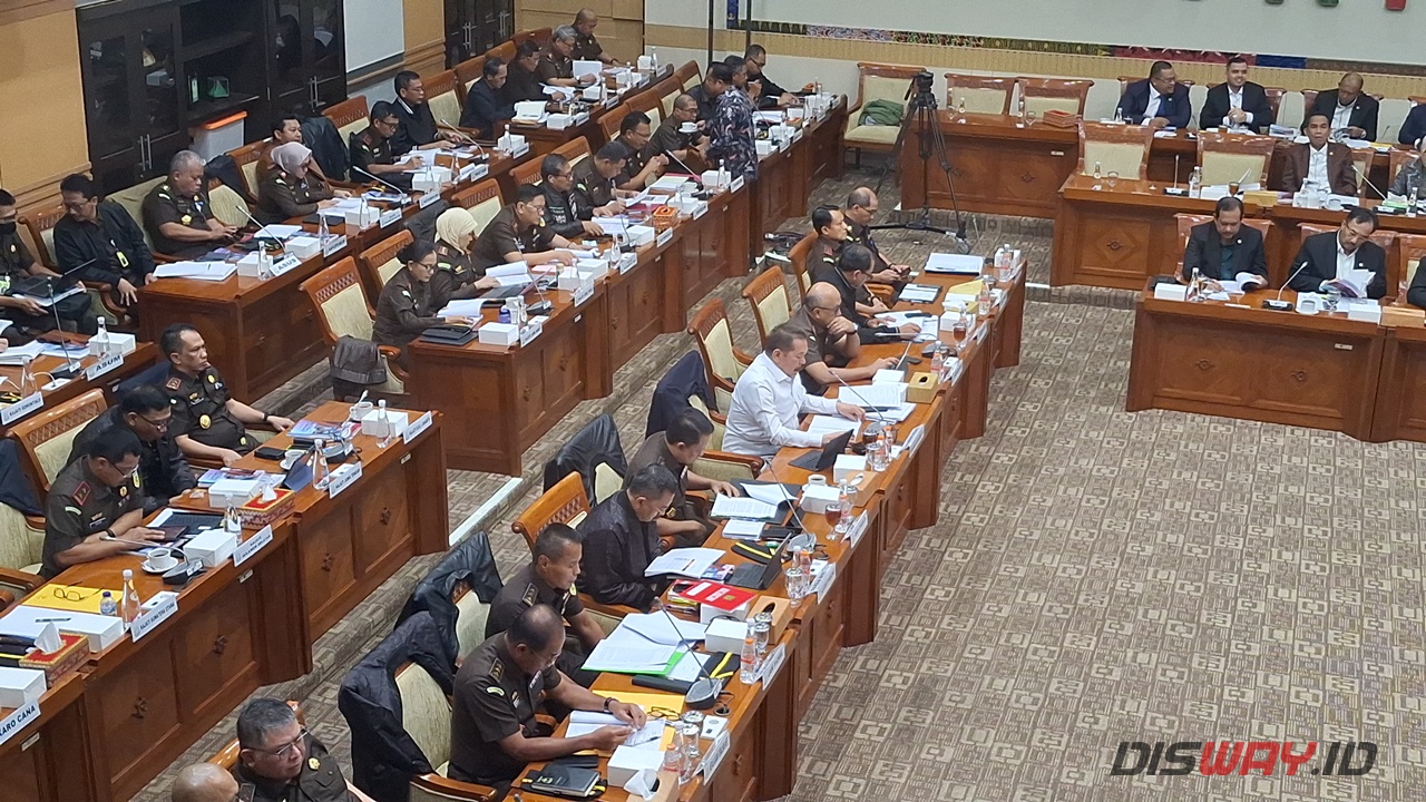 Rapat Kerja Bareng Komisi III DPR RI, Jaksa Agung Dicecar Soal Kasus Tom Lembong