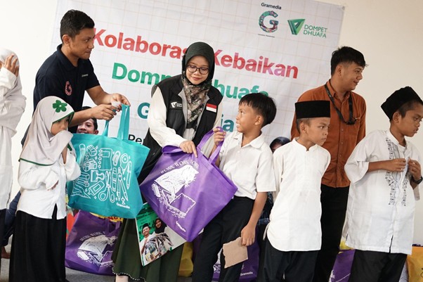  Kolaborasi Literasi Dompet Dhuafa dan Gramedia: Tumbuhkan Semangat Belajar Ratusan Anak Yatim dan Dhuafa