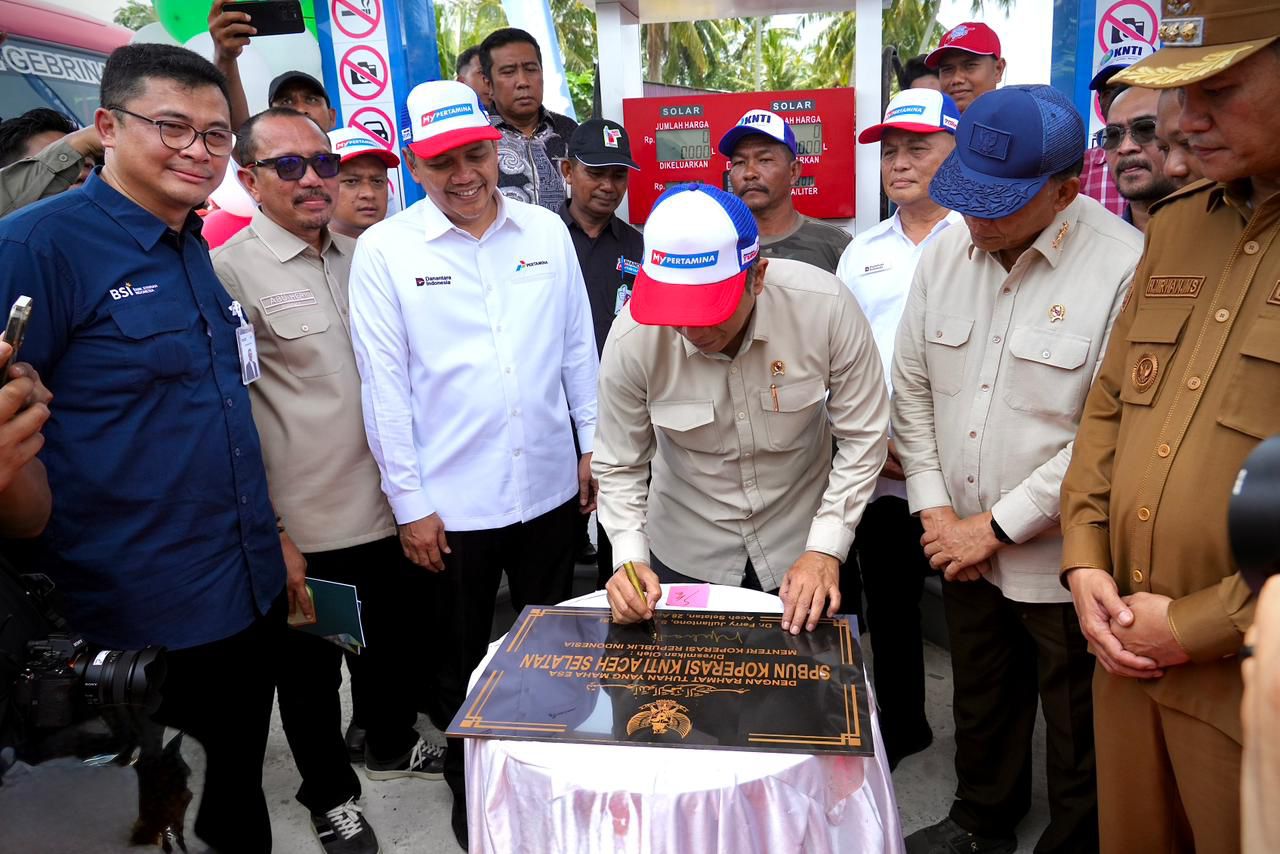Menkop Resmikan SPBUN Berbasis Koperasi di Aceh Selatan