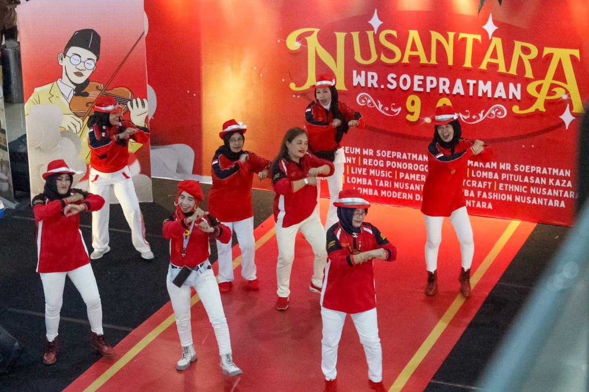 Senam Tera dan Line Dance Semarakkan Hari Ketiga Event Nusantara WR Soepratman 9.0 di Kaza Mall