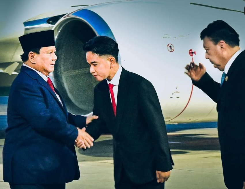 Gibran Sambut Kedatangan Prabowo dari Kunker Luar Negeri