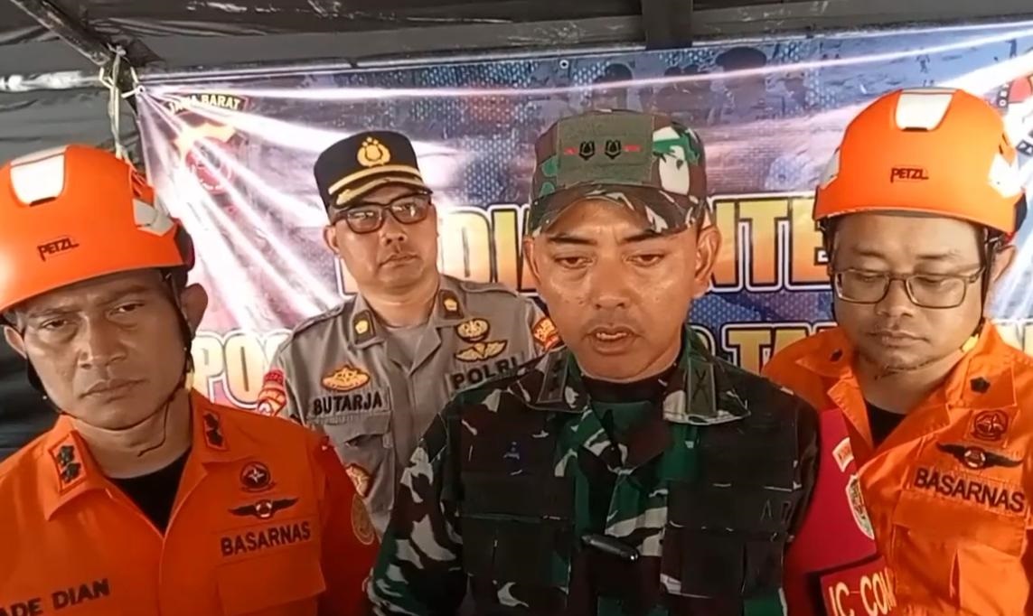 Pencarian Korban Longsor Gunung Kuda Dihentikan Sementara