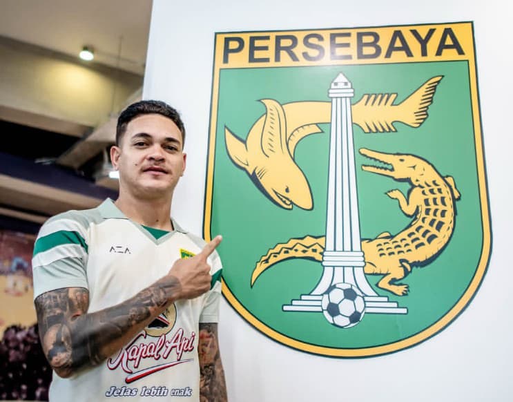 Rekrutan Anyar Persebaya Gali Freitas Tak Sabar Didukung Bonek di GBT!
