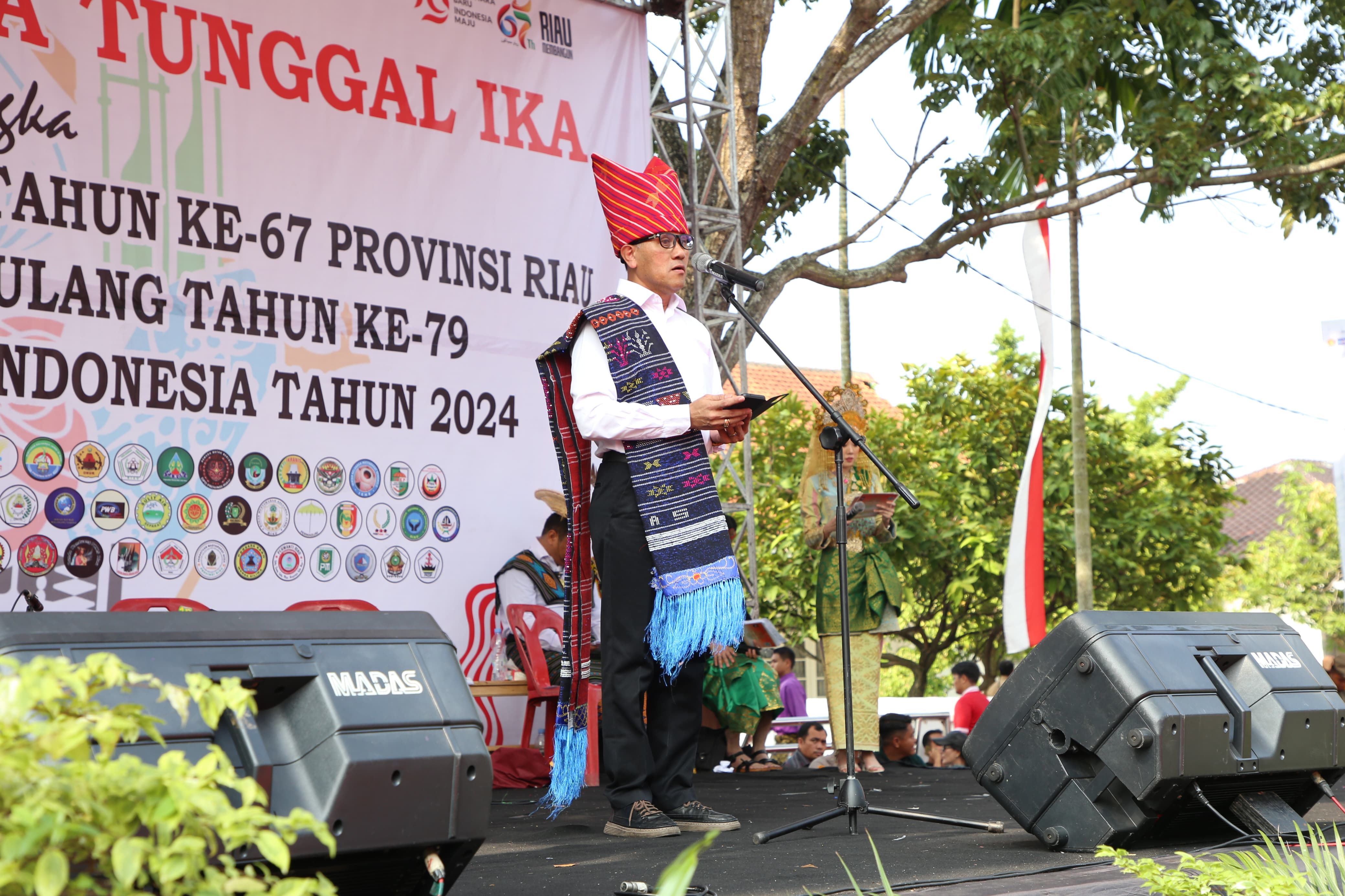 Parade Bhinneka Tunggal Ika Pemprov Riau Berlangsung Meriah, Ditjen Polpum Kemendagri Mengapresiasi